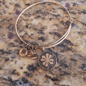 Alex & Ani 4 leaf clover gold wire bracelet